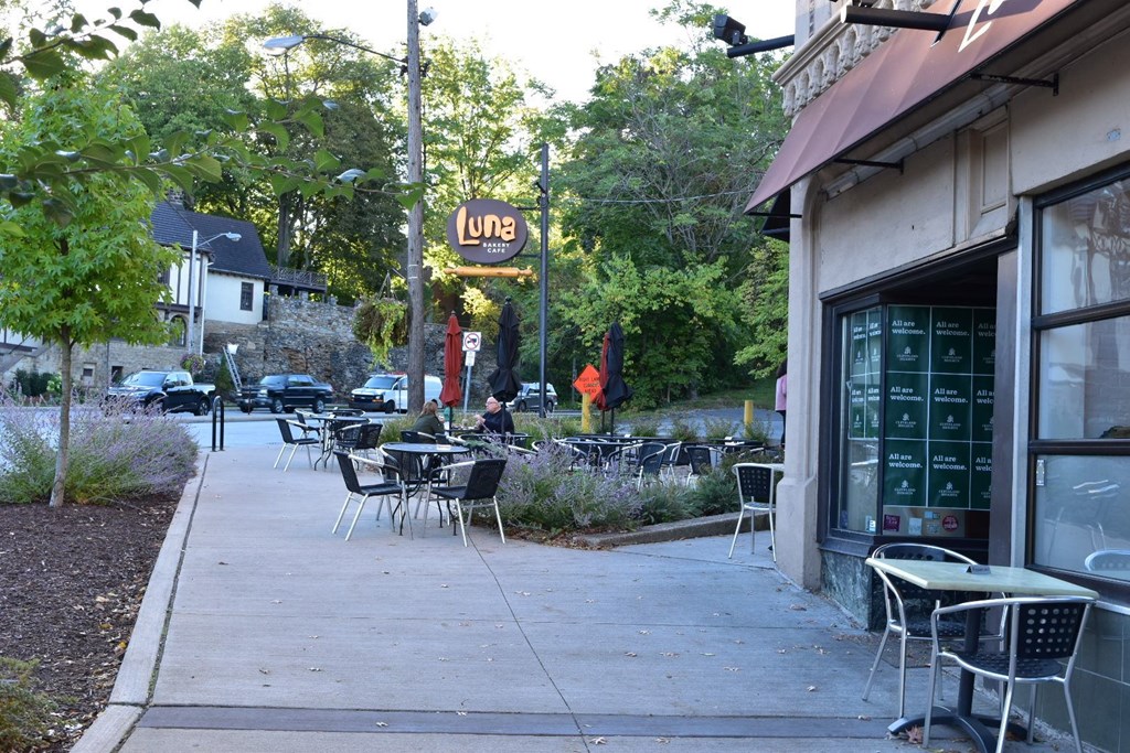 Luna Bakery at Reserve Overlook Apartments, Integrity Realty, Cleveland Heights, 44106